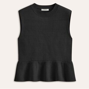 COMMENSESleeveless Ruffle Hem Sweater Vest
COLOR - Black Sold out online NWT